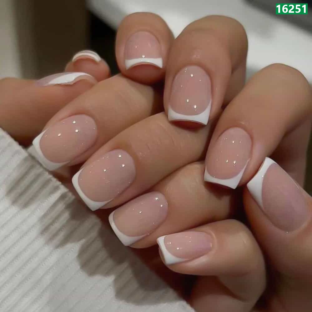 24 Pcs Fake Nail Set With Glue