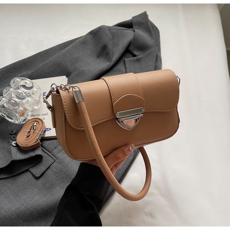 Simple and modern solid color shoulder bag for women